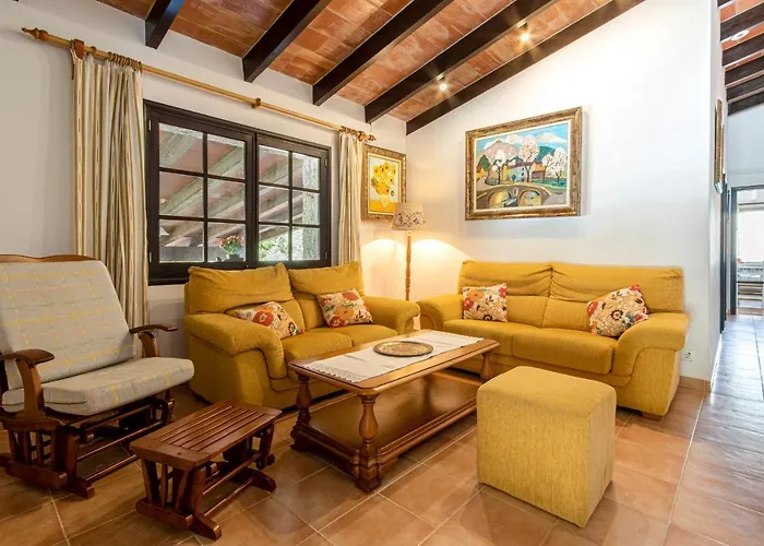 Villa Parades By Homevillas360