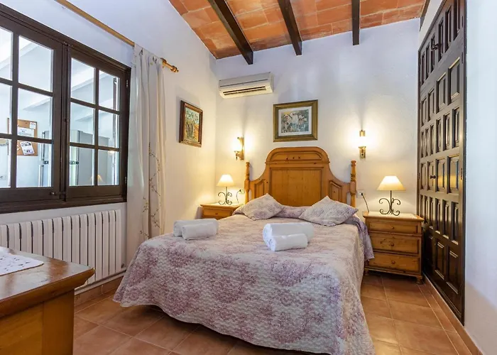 Parades By Homevillas360 Willa