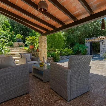 Parades By Homevillas360 Villa Pollensa