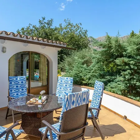 Villa Parades By Homevillas360