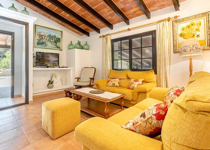 Parades By Homevillas360