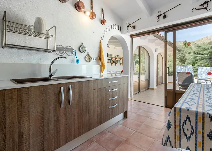 Parades By Homevillas360