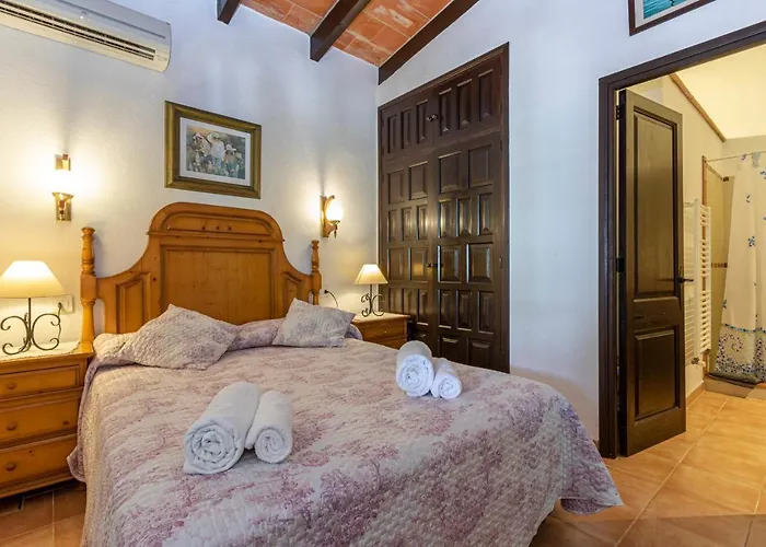 Parades By Homevillas360 *